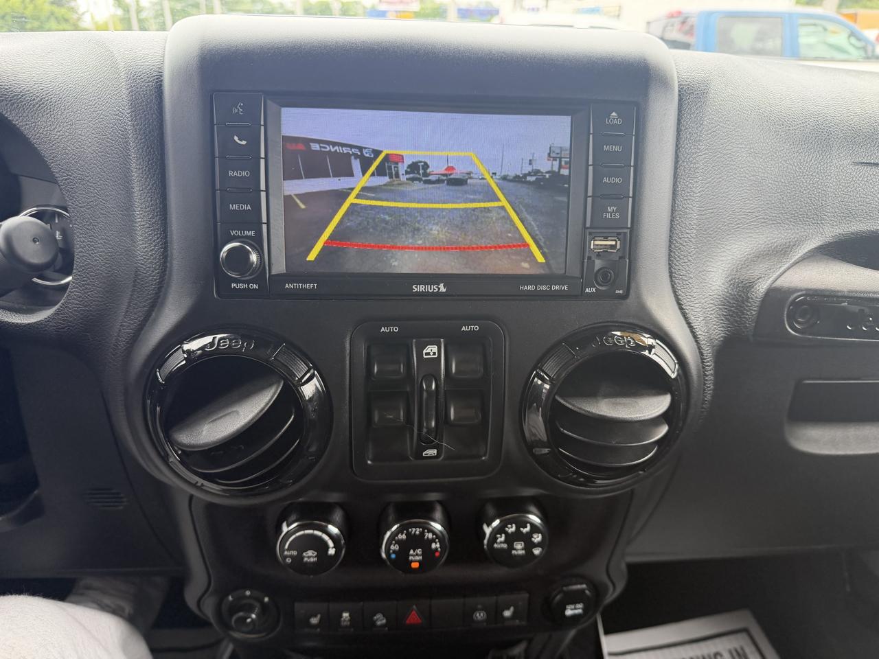 Jeep Wrangler Unlimited Sahara 4WD 2015