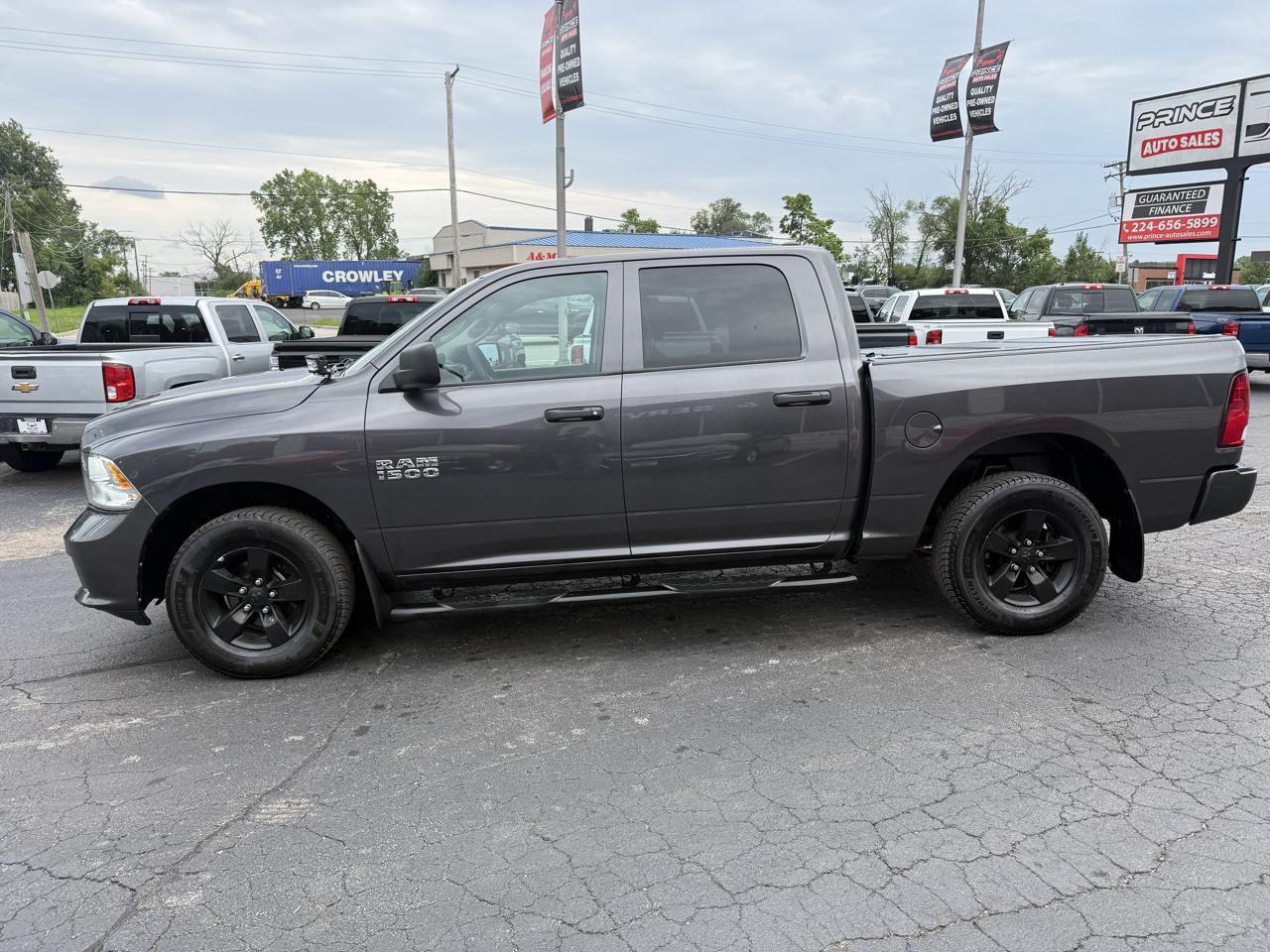 RAM 1500 4WD Crew Cab 140.5" Express 2018