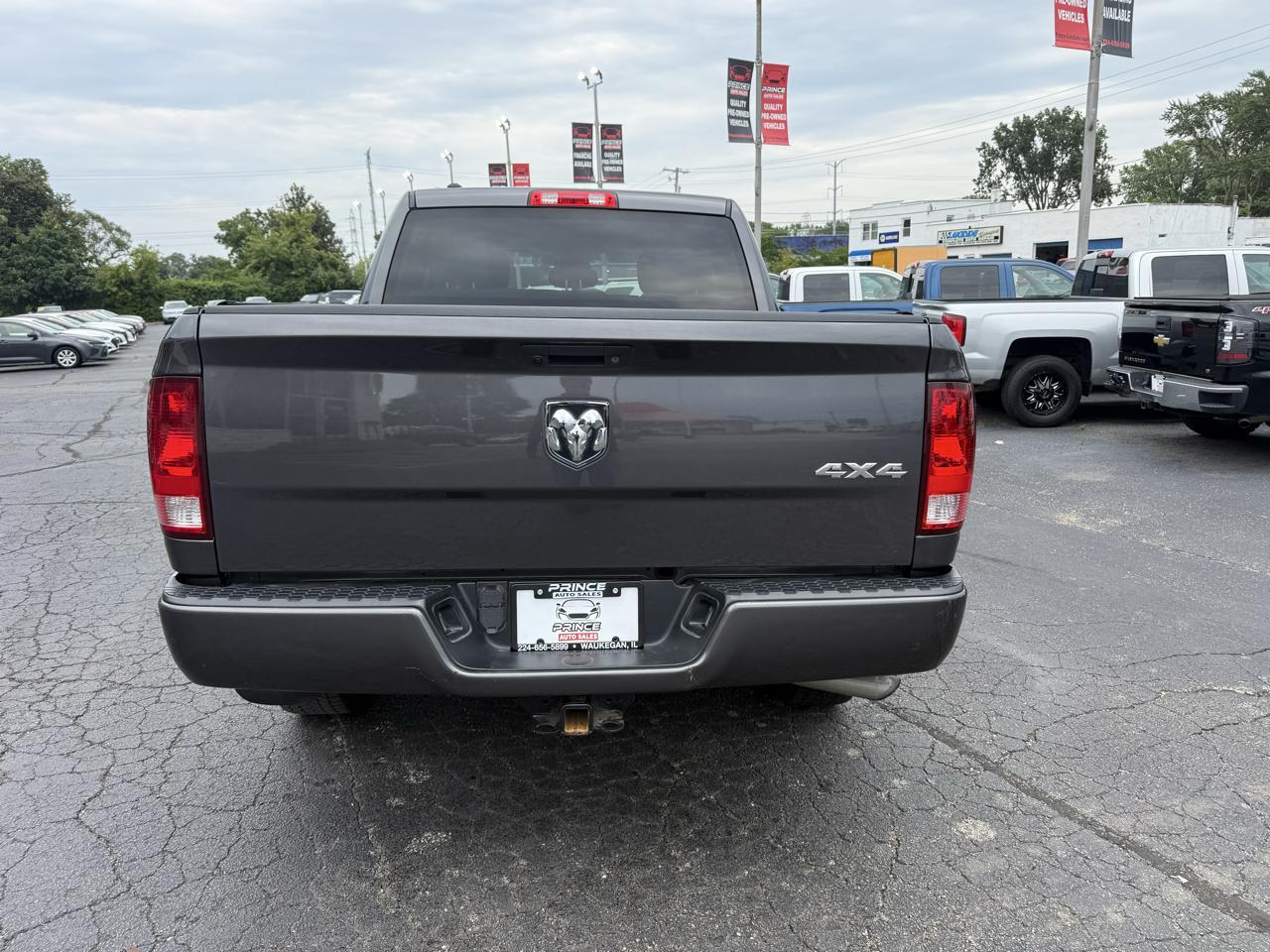 RAM 1500 4WD Crew Cab 140.5" Express 2018