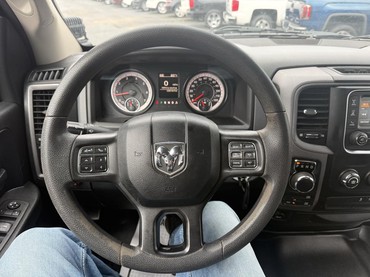 RAM 1500 4WD Crew Cab 140.5" Express 2018