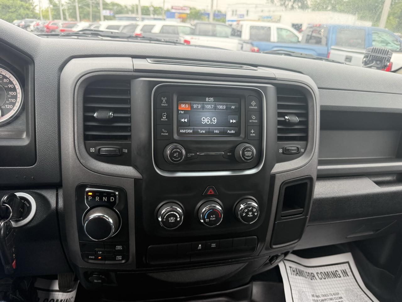 RAM 1500 4WD Crew Cab 140.5" Express 2018