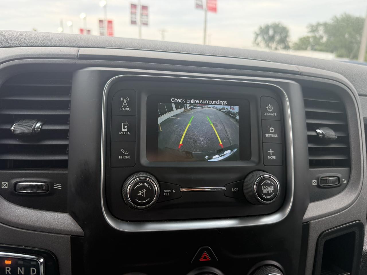 RAM 1500 4WD Crew Cab 140.5" Express 2018