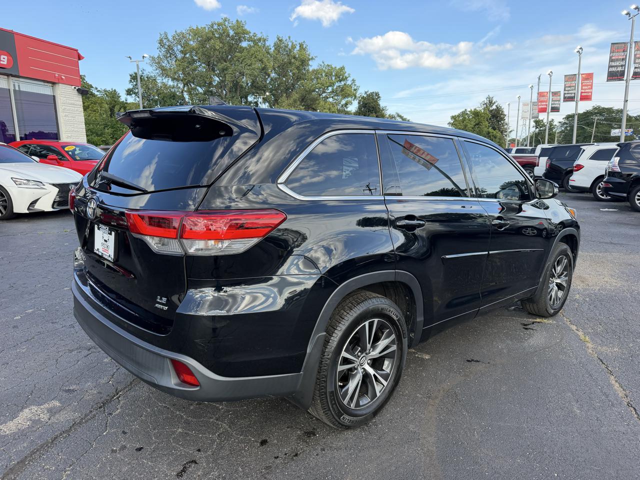 Toyota Highlander LE Plus AWD V6 2017