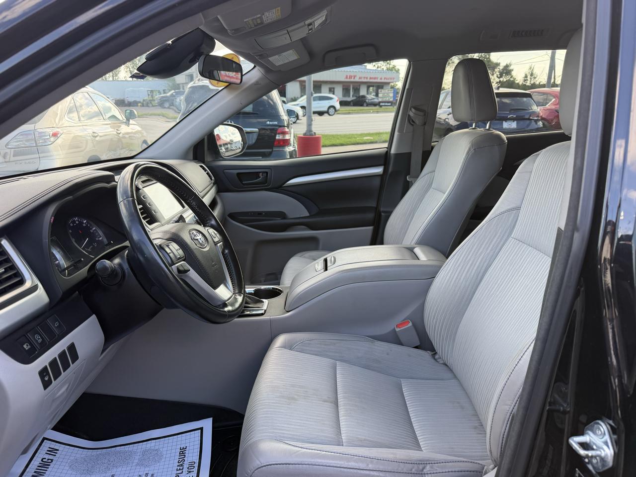 Toyota Highlander LE Plus AWD V6 2017