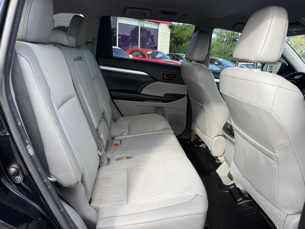Toyota Highlander LE Plus AWD V6 2017