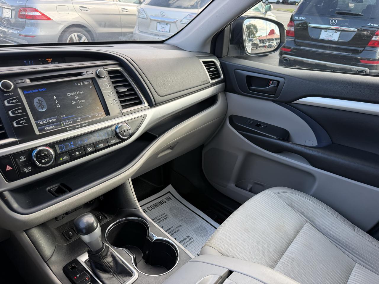 Toyota Highlander LE Plus AWD V6 2017