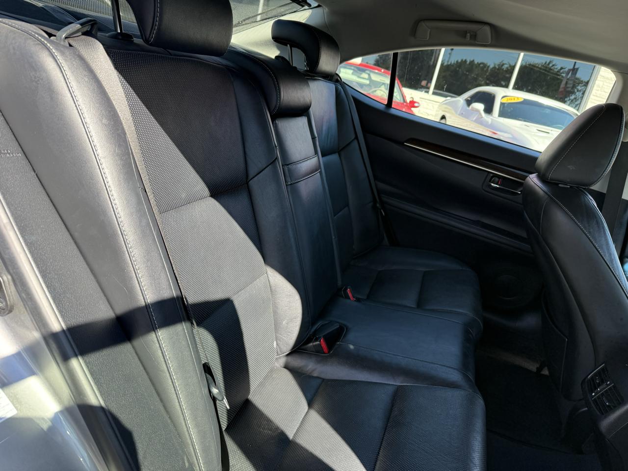 Lexus ES 350 Sedan 2015
