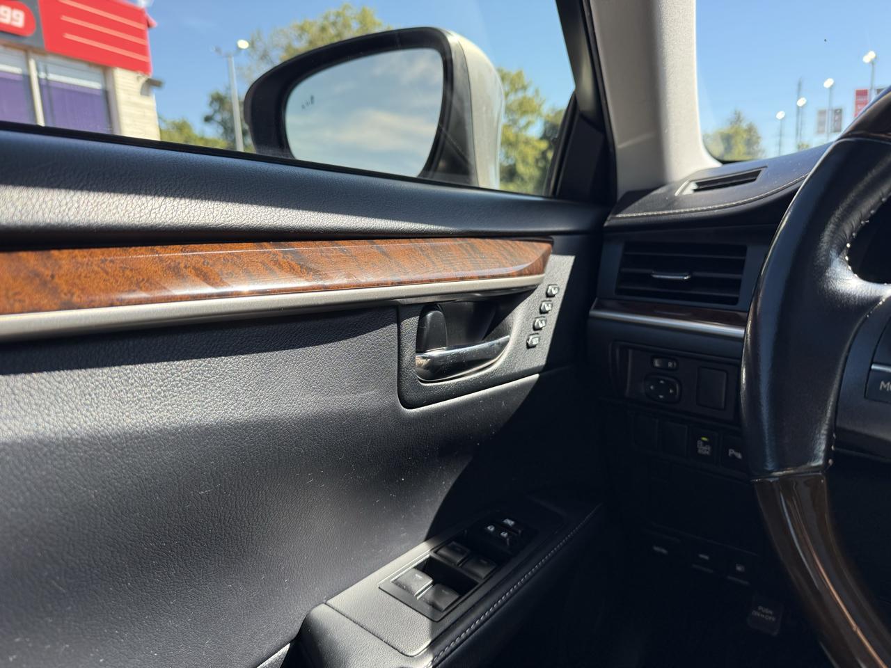 Lexus ES 350 Sedan 2015