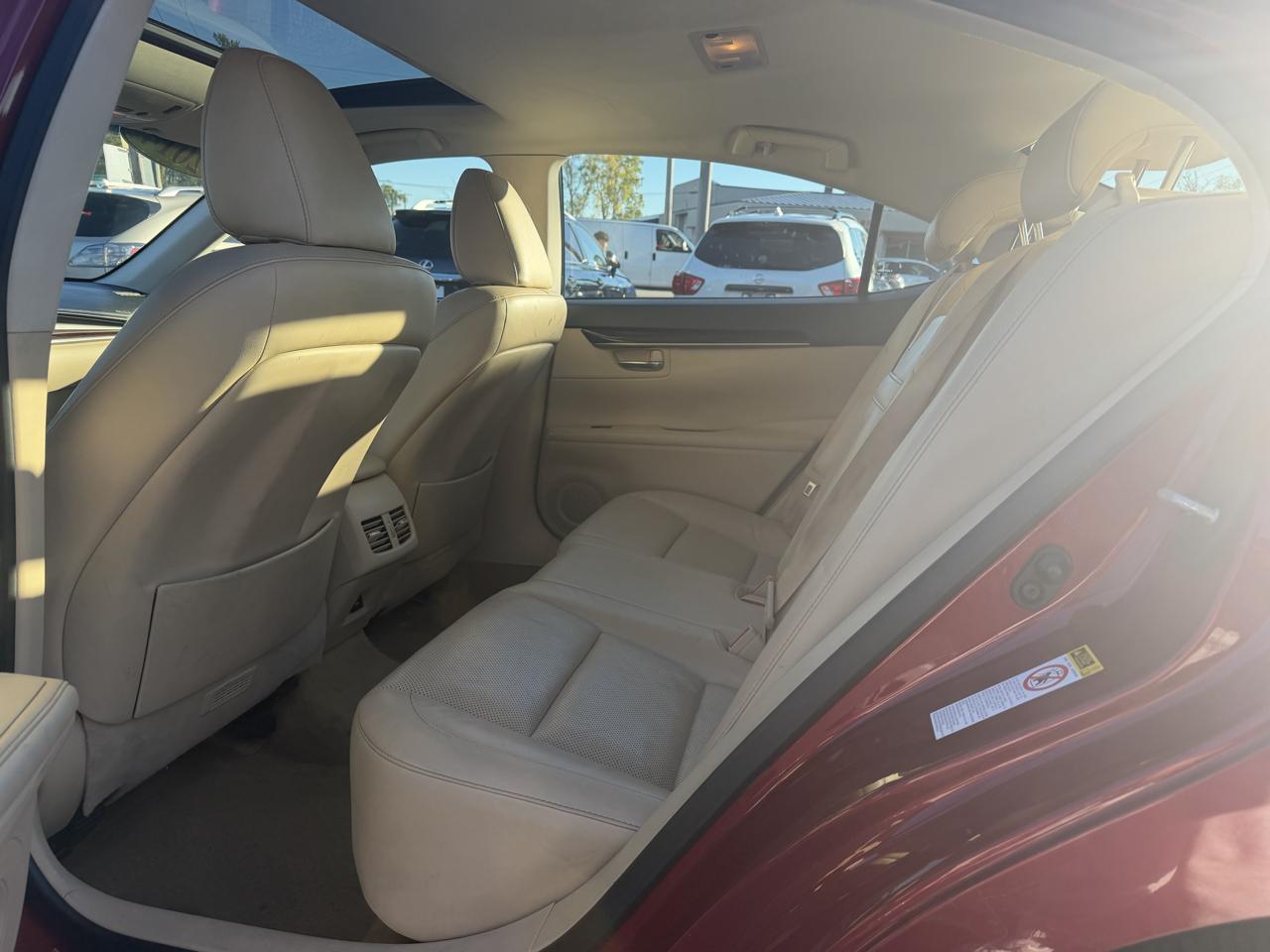Lexus ES 350 Sedan 2014