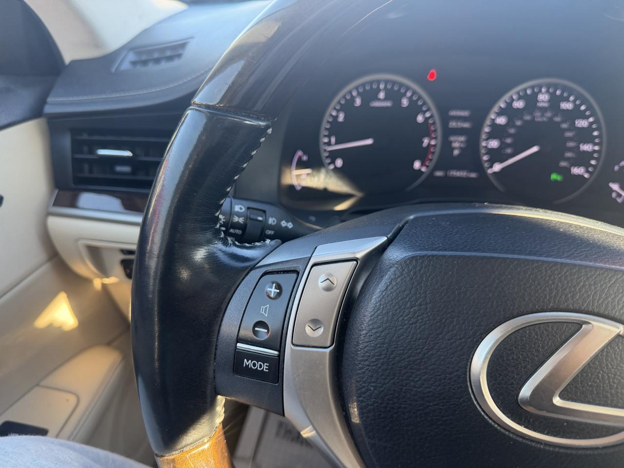 Lexus ES 350 Sedan 2014