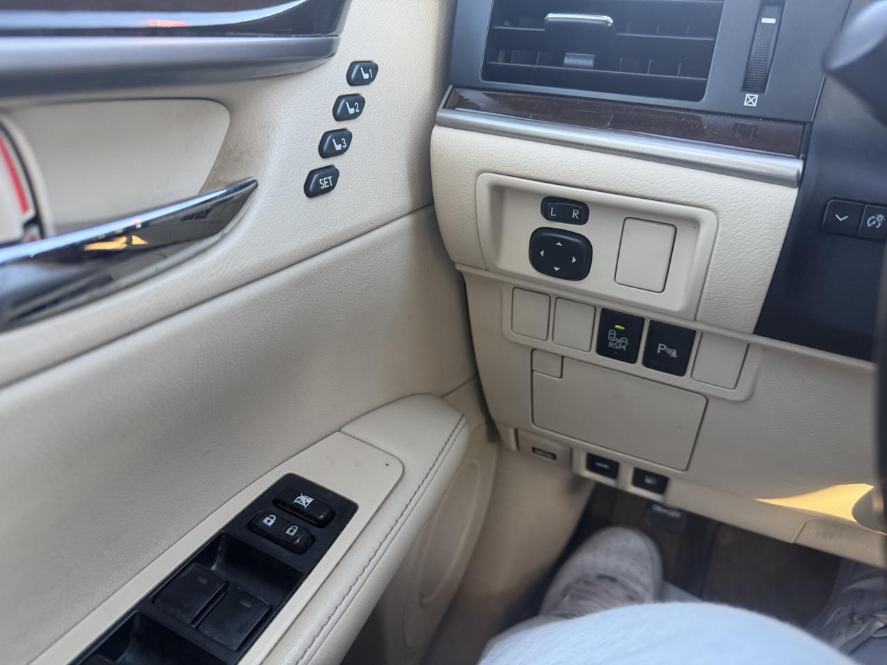 Lexus ES 350 Sedan 2014
