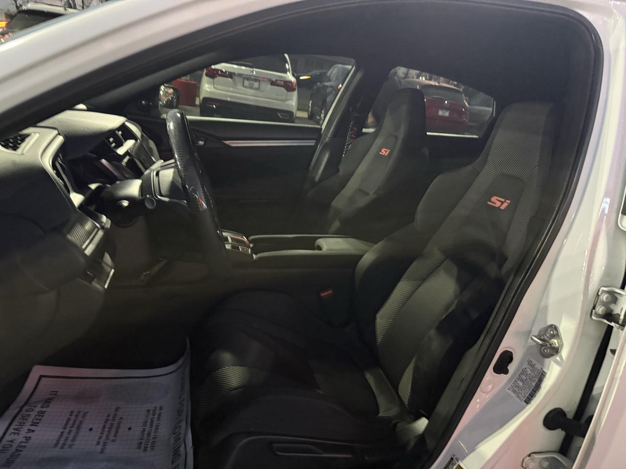 Honda Civic Si Sedan 6-Speed MT with Navigation 2017