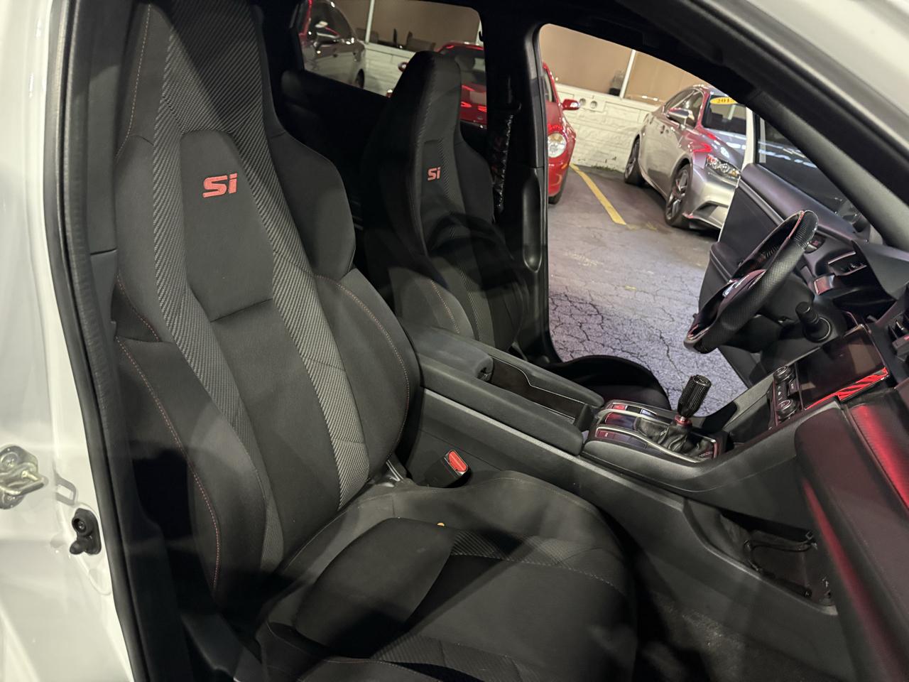 Honda Civic Si Sedan 6-Speed MT with Navigation 2017