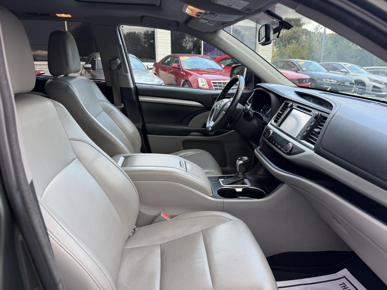 Toyota Highlander XLE AWD V6 2014