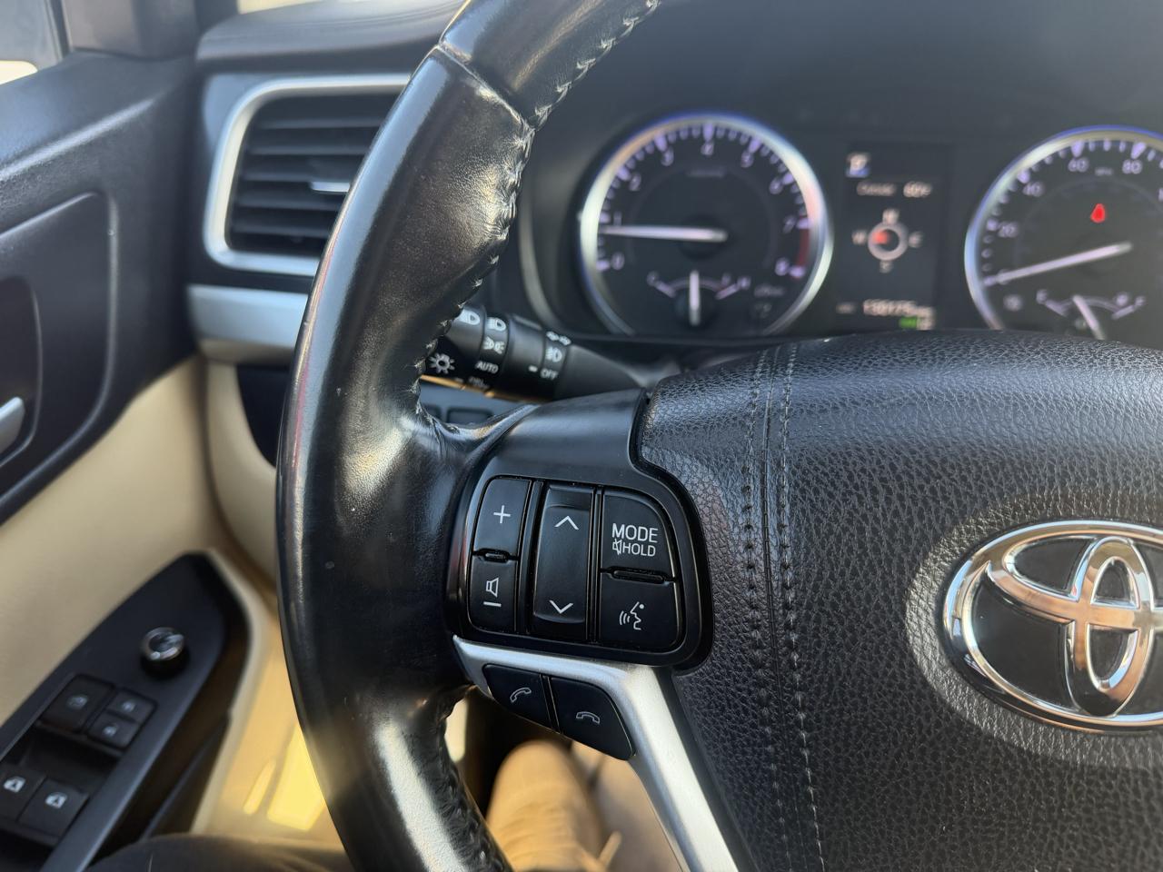 Toyota Highlander SE AWD V6 2018