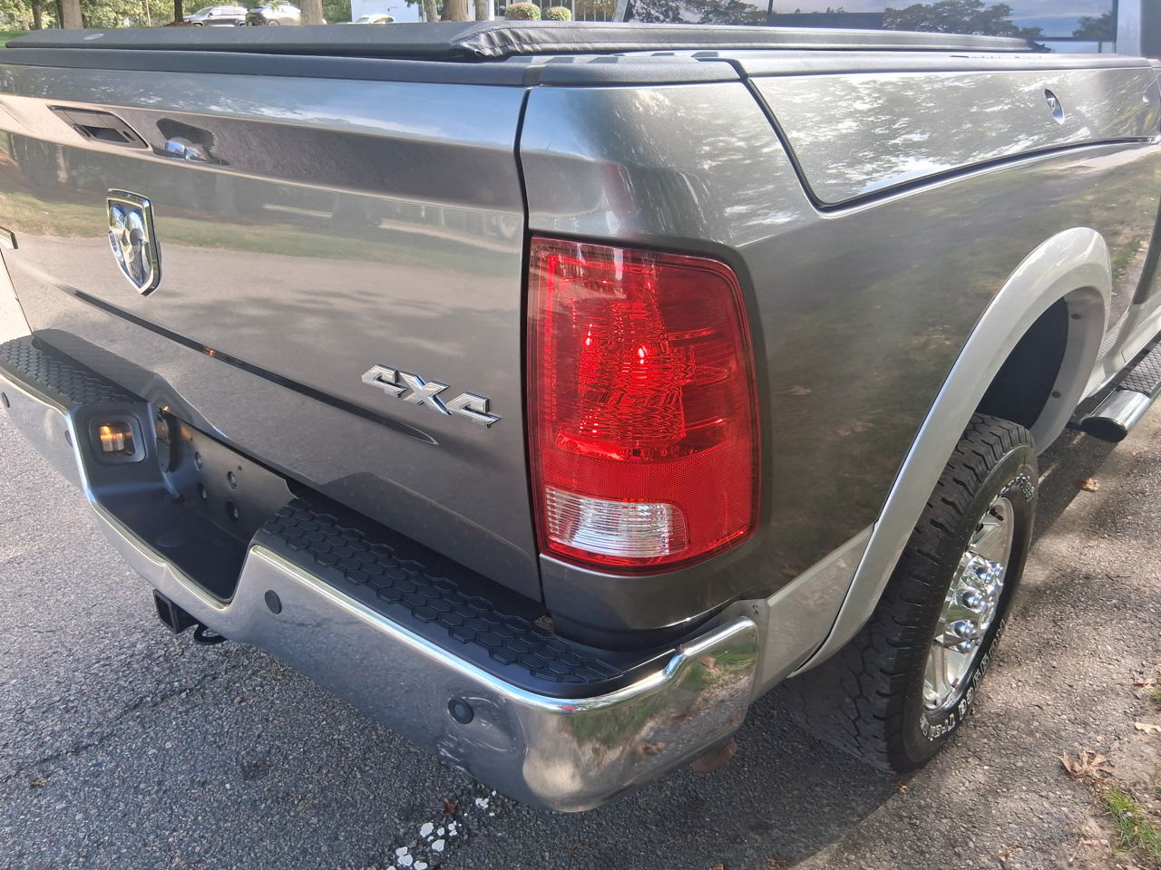RAM 2500 Laramie Crew Cab SWB 4WD 2012