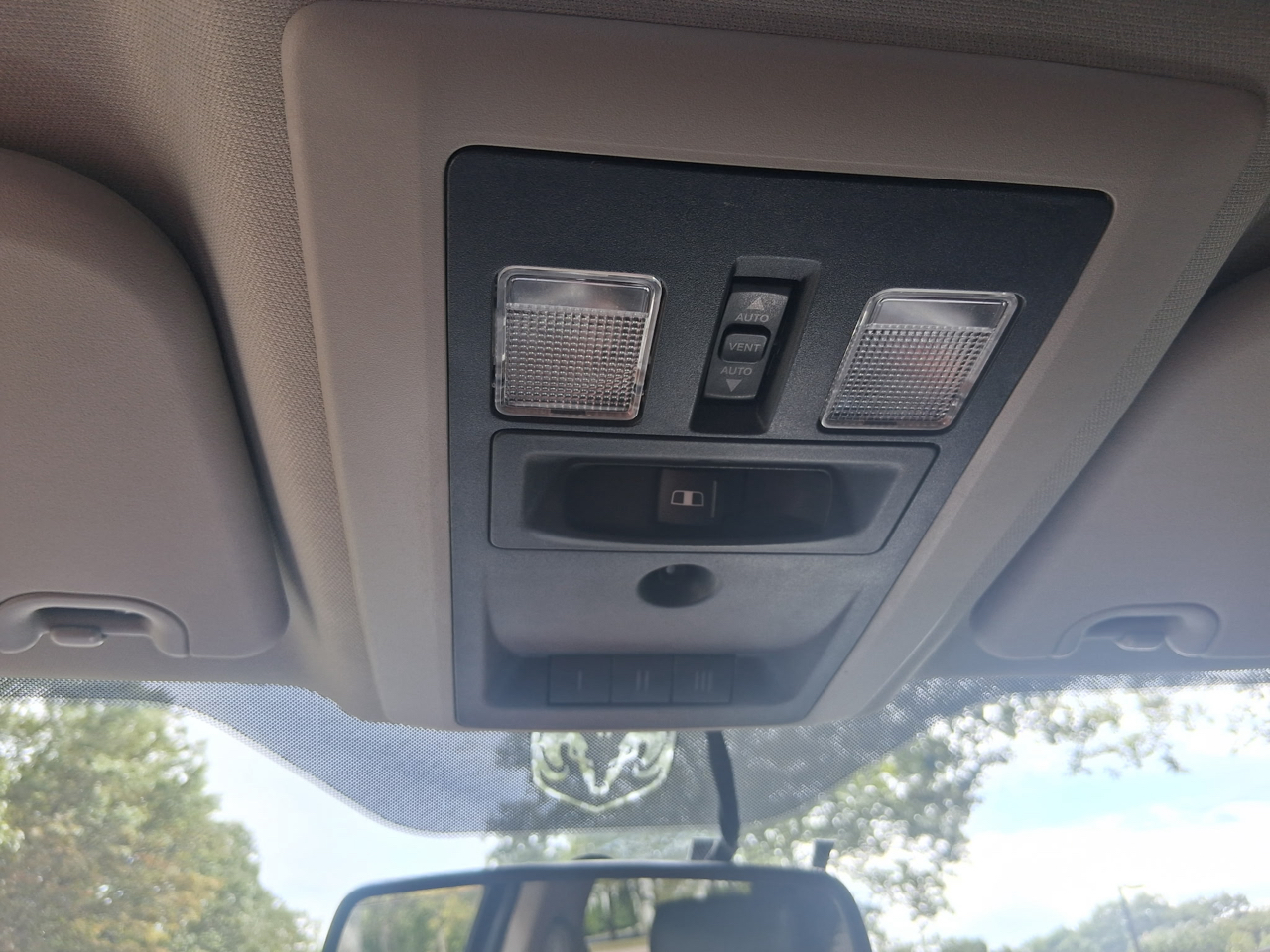 RAM 2500 Laramie Crew Cab SWB 4WD 2012