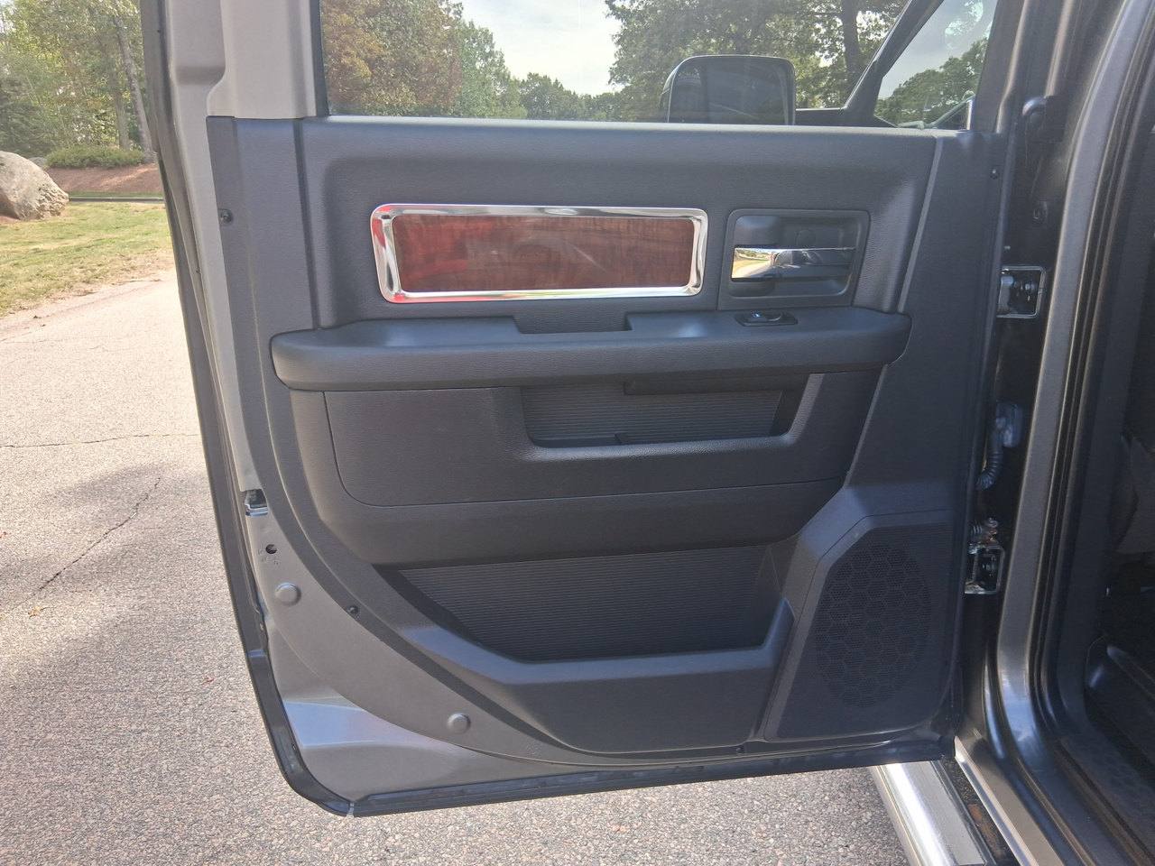 RAM 2500 Laramie Crew Cab SWB 4WD 2012