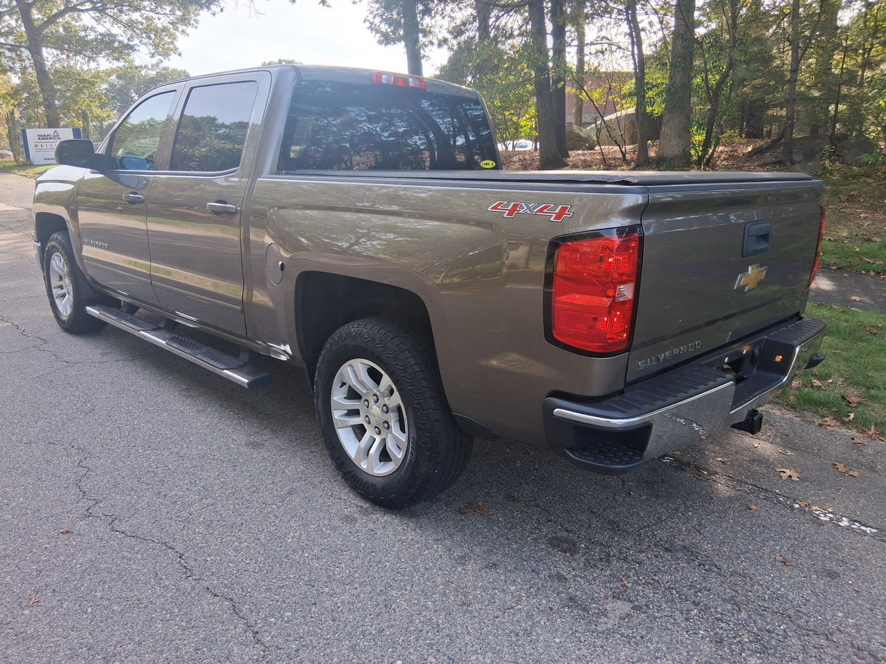 Chevrolet Silverado 1500 1LT Crew Cab 4WD 2015
