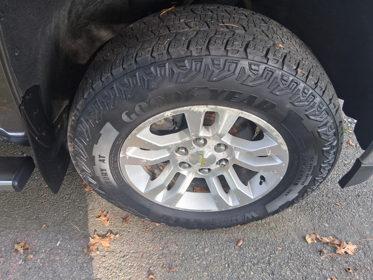 Chevrolet Silverado 1500 1LT Crew Cab 4WD 2015