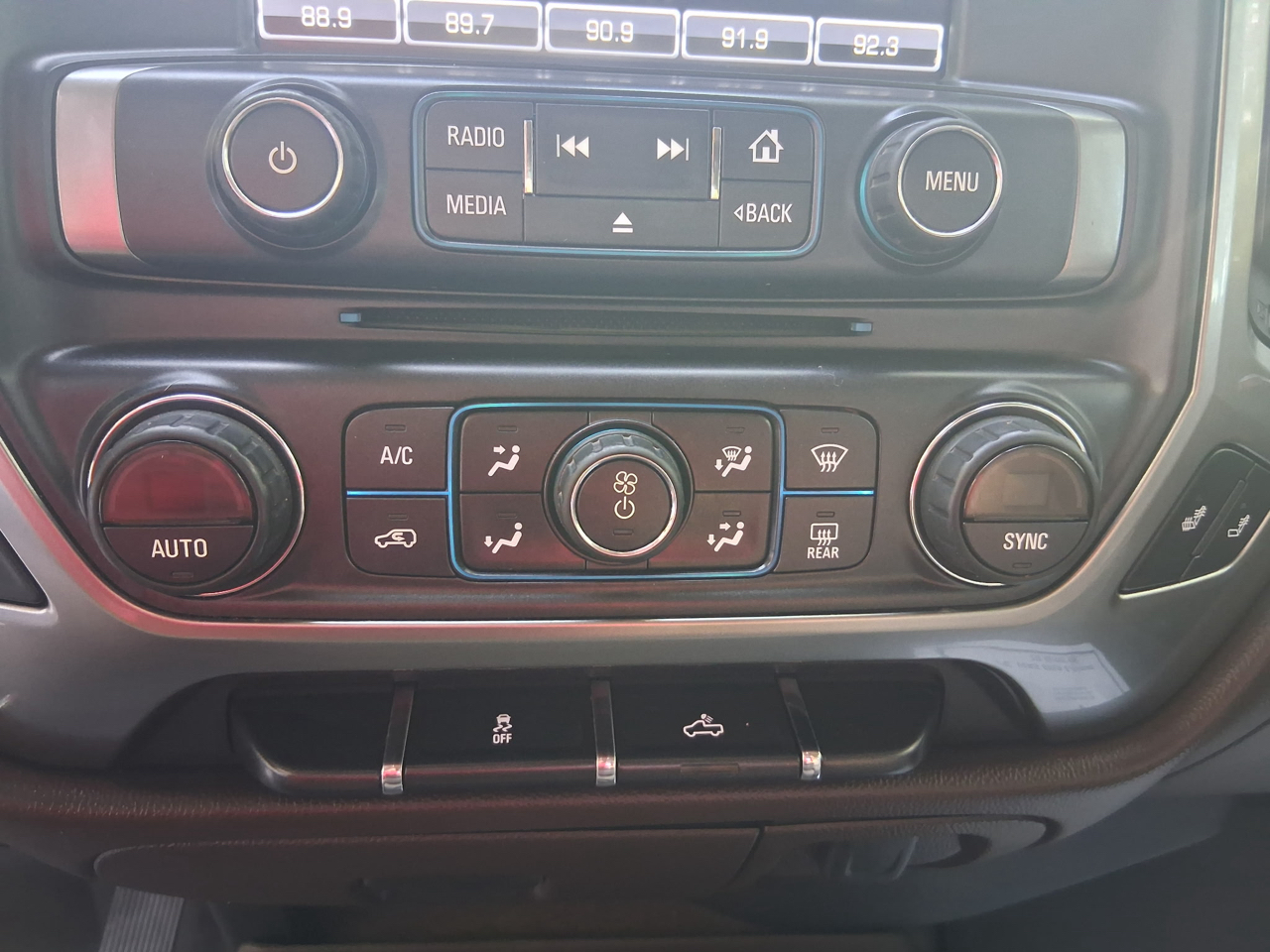 Chevrolet Silverado 1500 1LT Crew Cab 4WD 2015