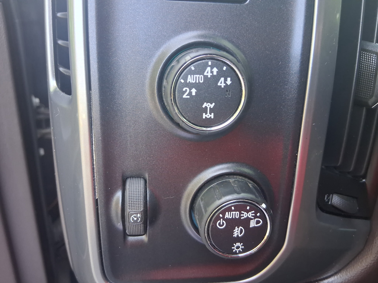 Chevrolet Silverado 1500 1LT Crew Cab 4WD 2015