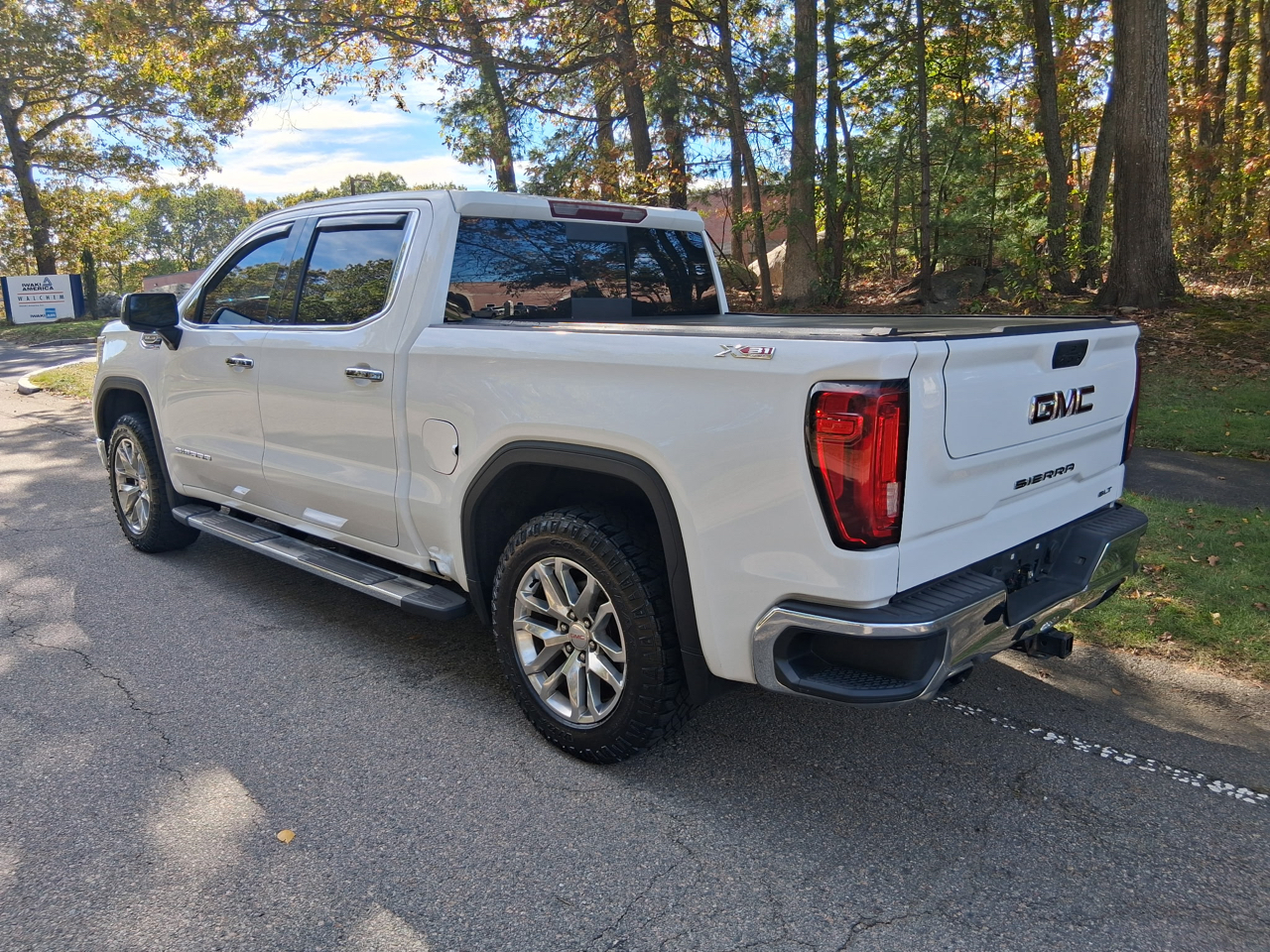 GMC Sierra 1500 4WD Crew Cab 153.0" SLT 2019