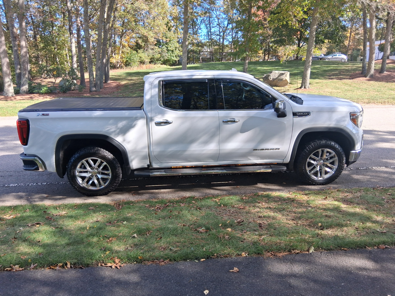 GMC Sierra 1500 4WD Crew Cab 153.0" SLT 2019