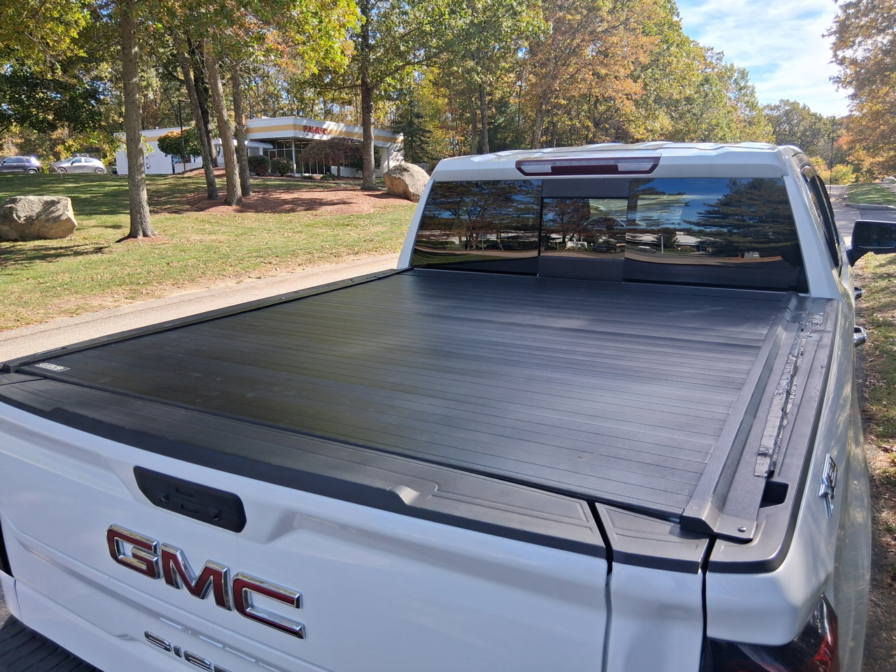 GMC Sierra 1500 4WD Crew Cab 153.0" SLT 2019