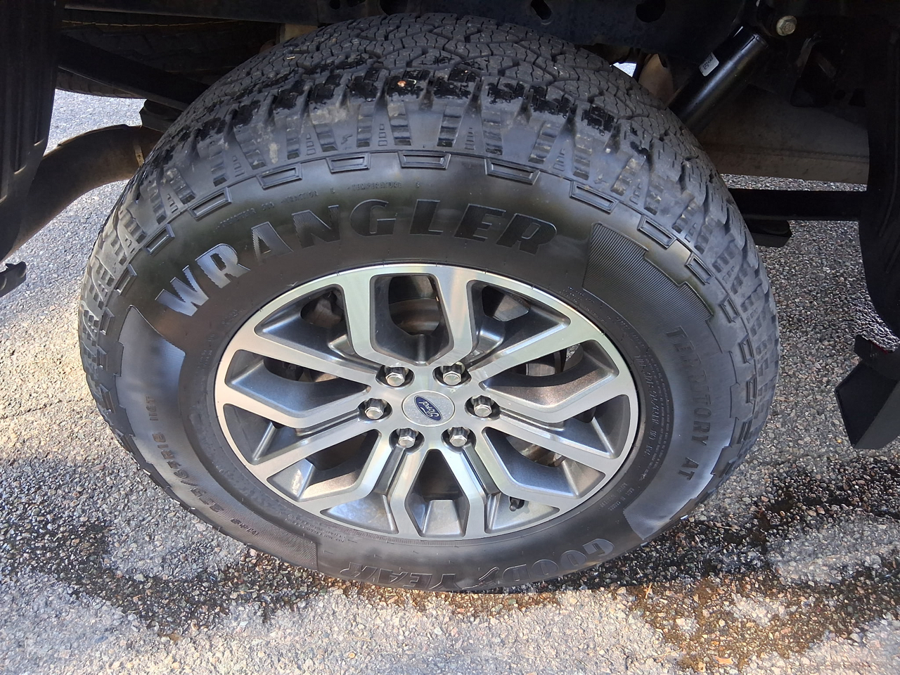 Ford F-150 4WD SuperCrew 145" Lariat 2022