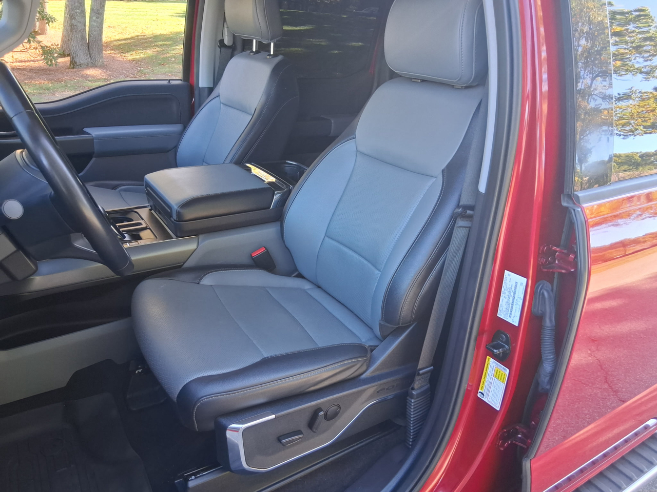 Ford F-150 4WD SuperCrew 145" Lariat 2022