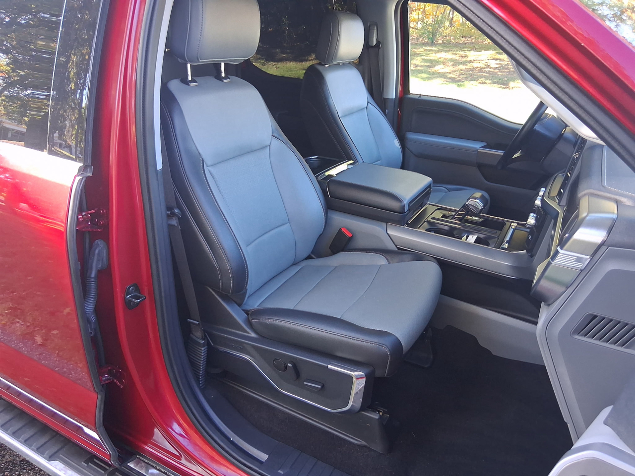 Ford F-150 4WD SuperCrew 145" Lariat 2022