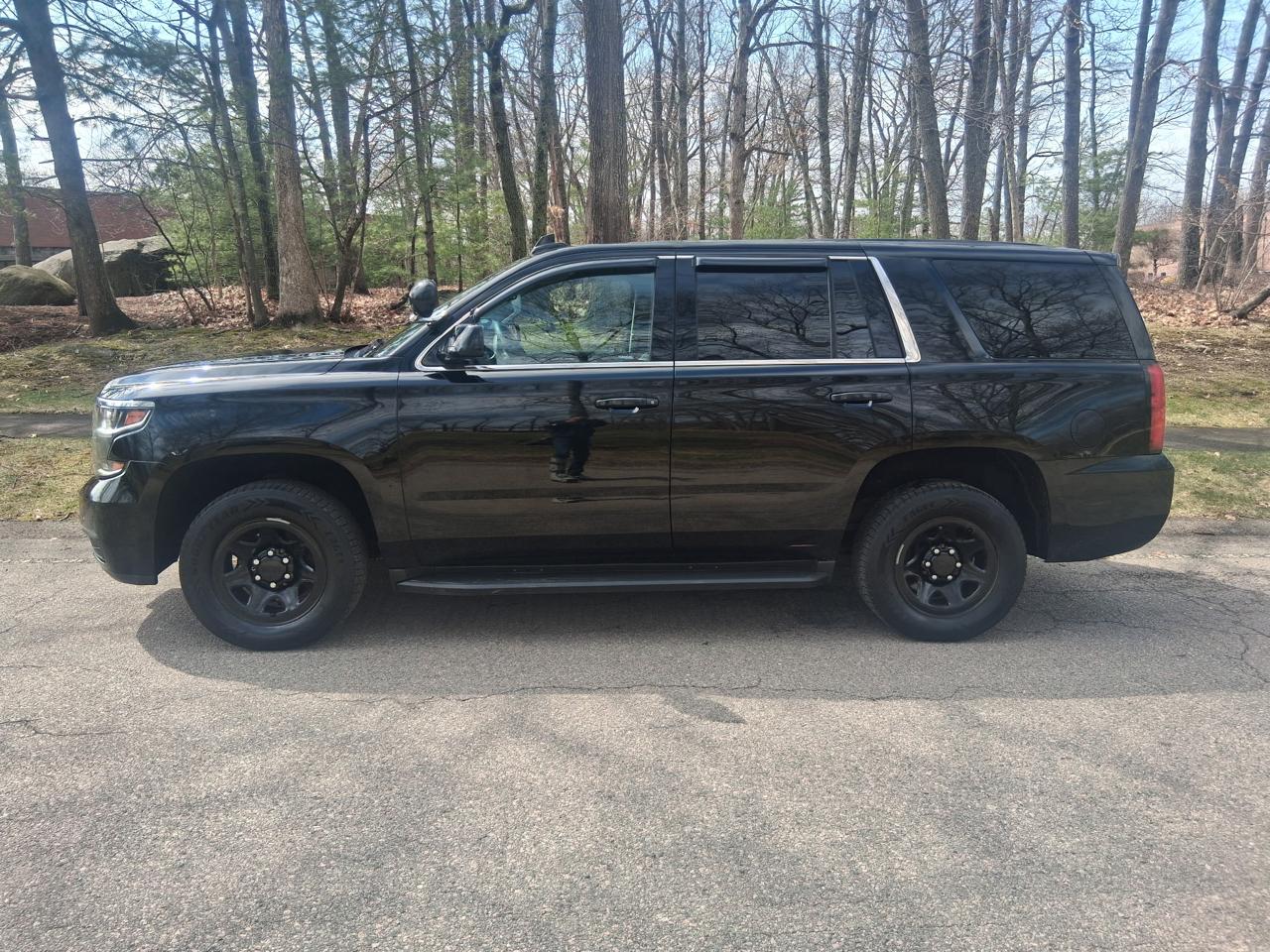 2019 Chevrolet Tahoe - Photo 2