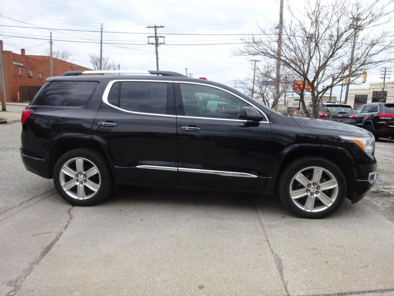 GMC Acadia AWD 4dr Denali 2017