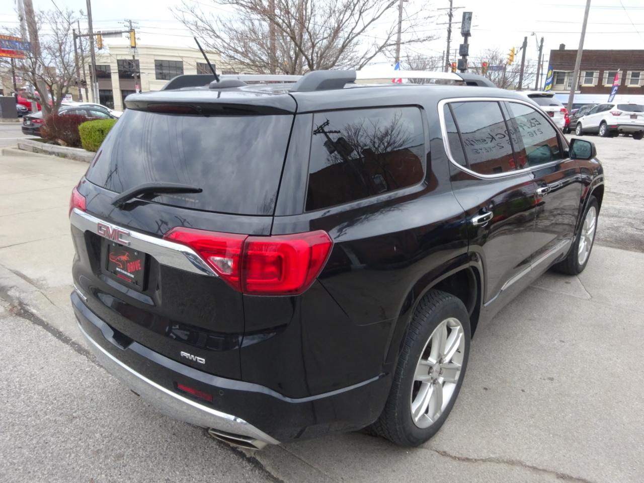 GMC Acadia AWD 4dr Denali 2017