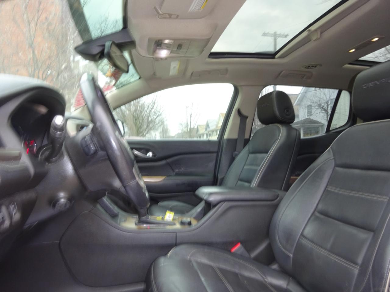 GMC Acadia AWD 4dr Denali 2017