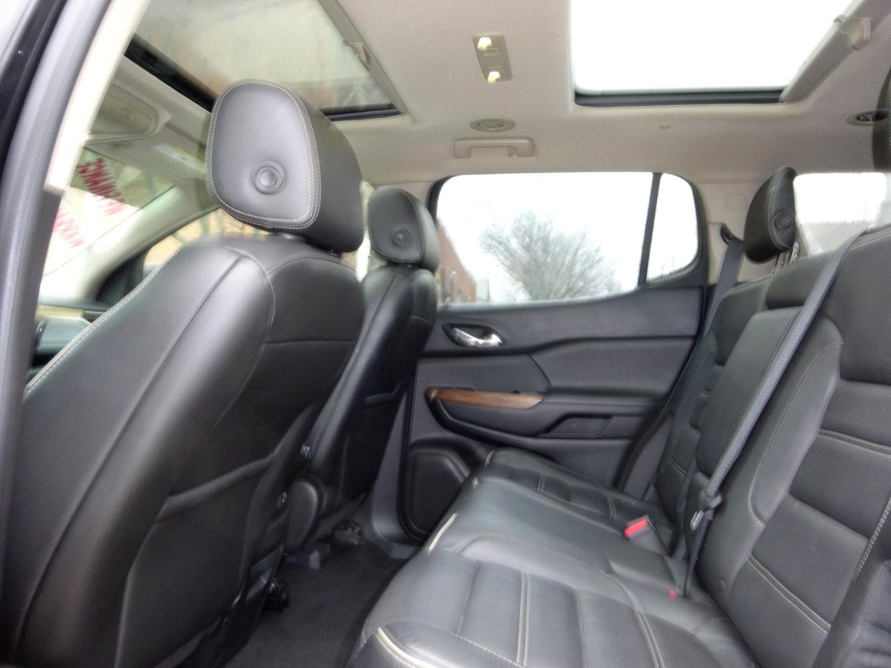 GMC Acadia AWD 4dr Denali 2017