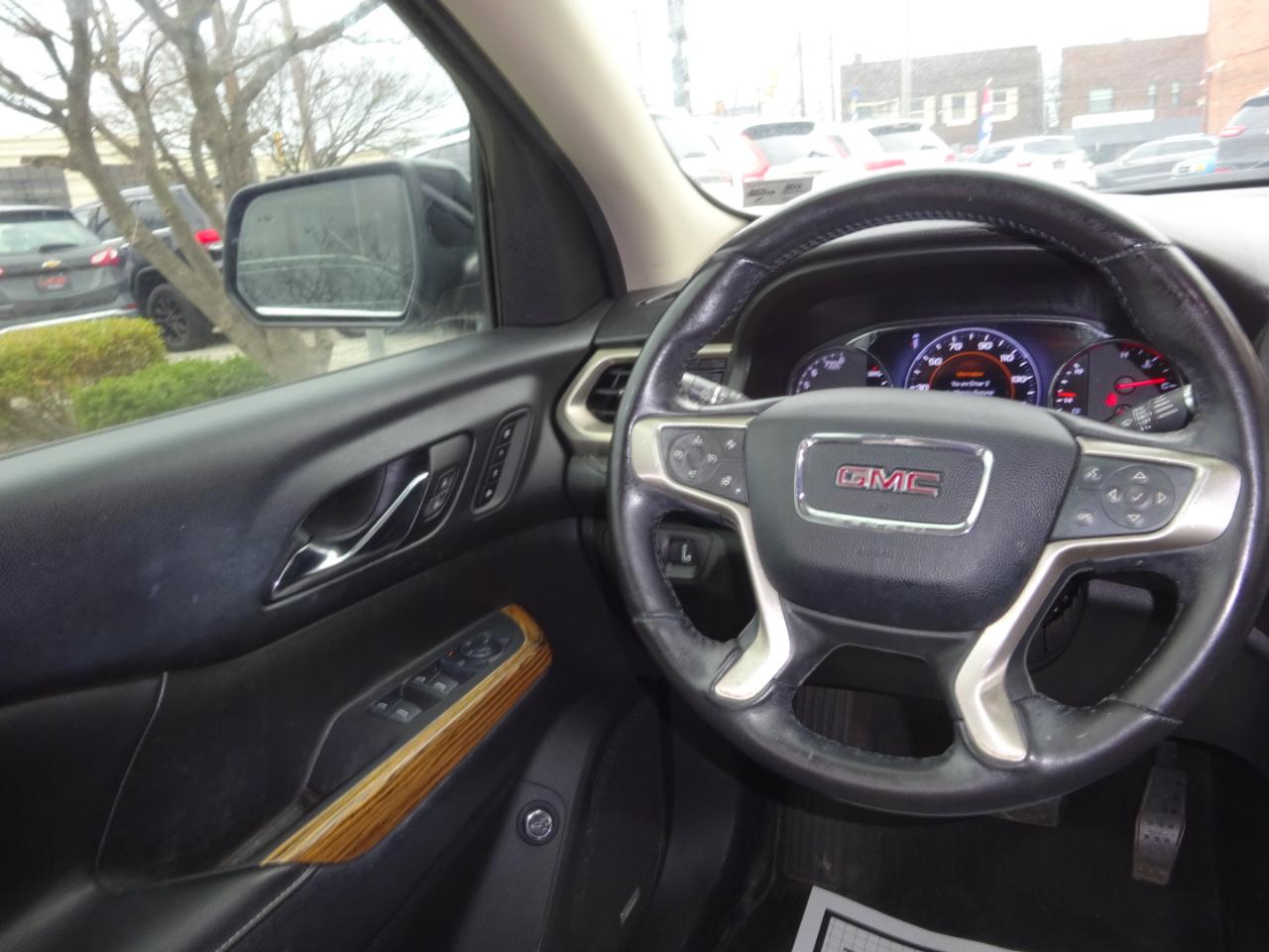 GMC Acadia AWD 4dr Denali 2017