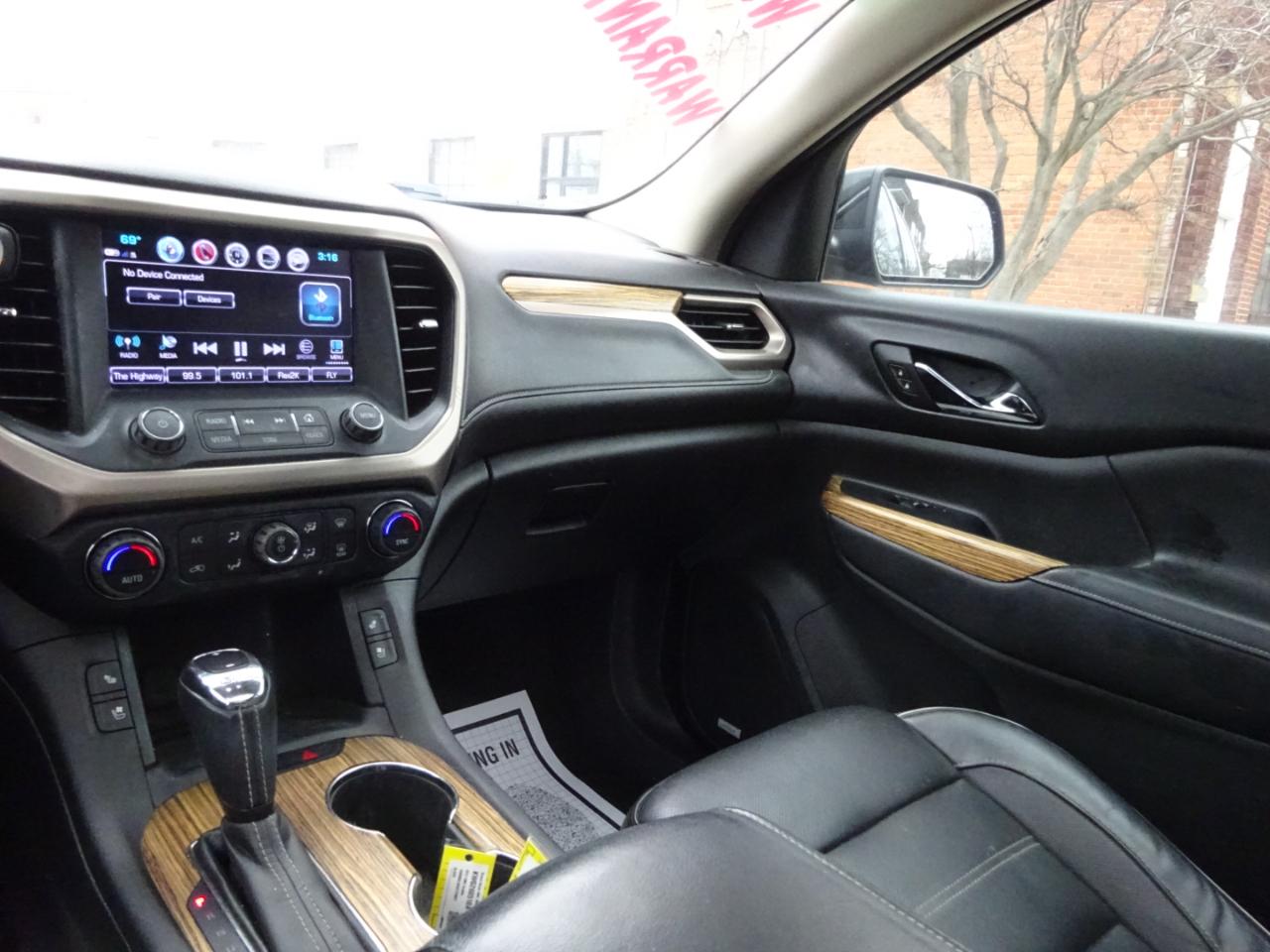 GMC Acadia AWD 4dr Denali 2017