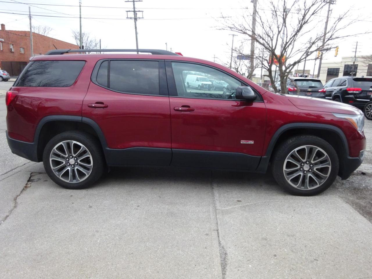 GMC Acadia AWD 4dr SLT w/SLT-1 2017