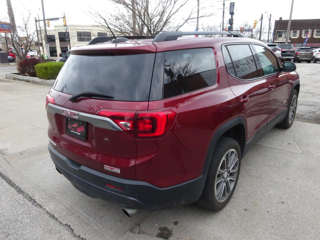 GMC Acadia AWD 4dr SLT w/SLT-1 2017