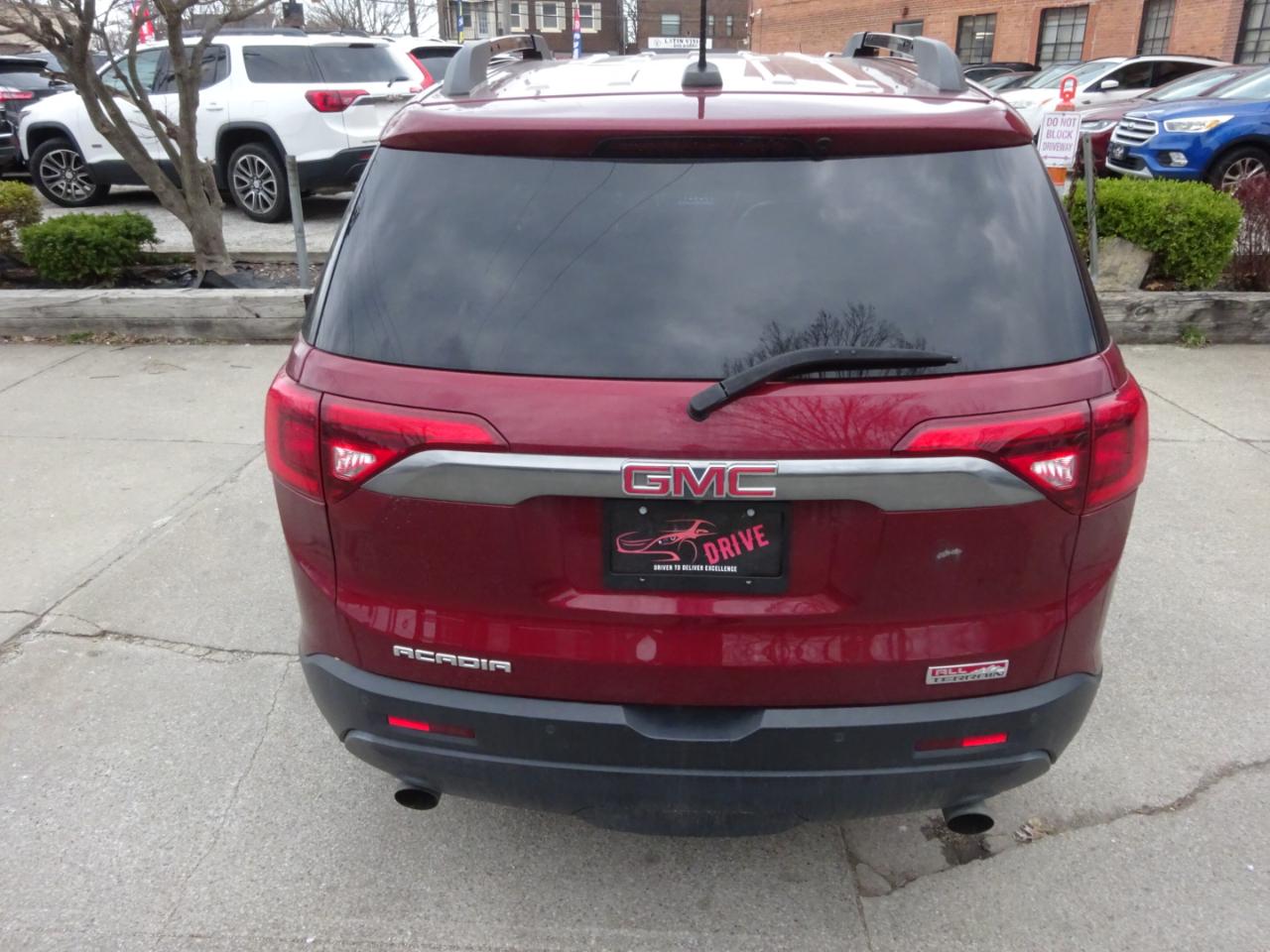 GMC Acadia AWD 4dr SLT w/SLT-1 2017