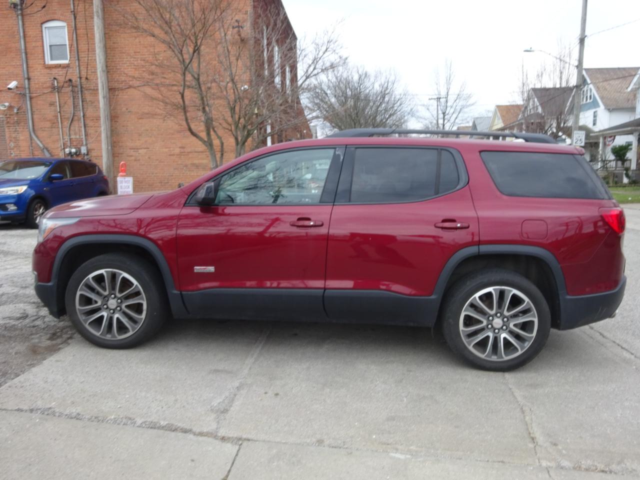 GMC Acadia AWD 4dr SLT w/SLT-1 2017