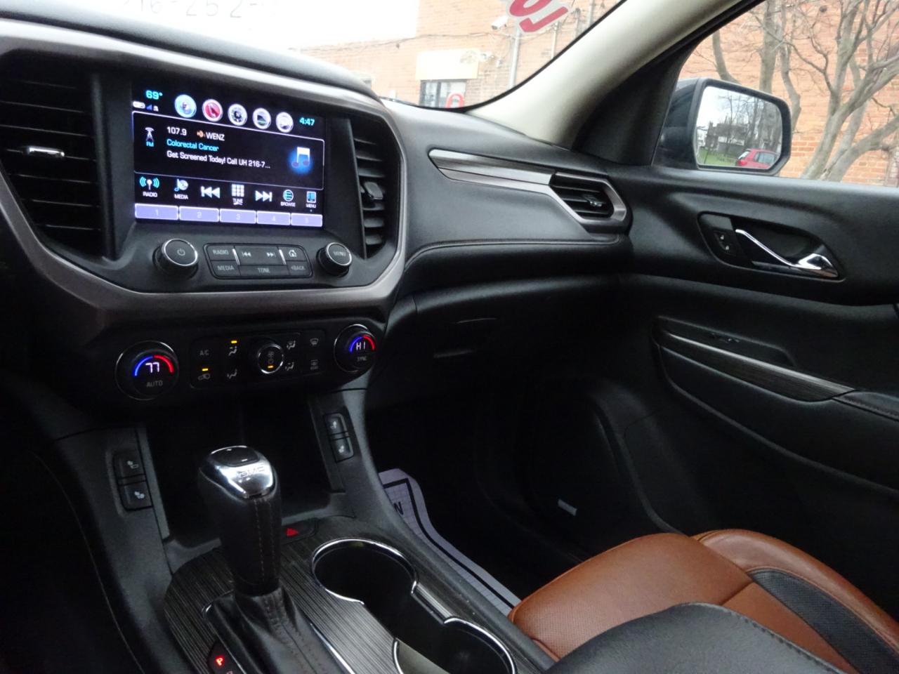 GMC Acadia AWD 4dr SLT w/SLT-1 2017