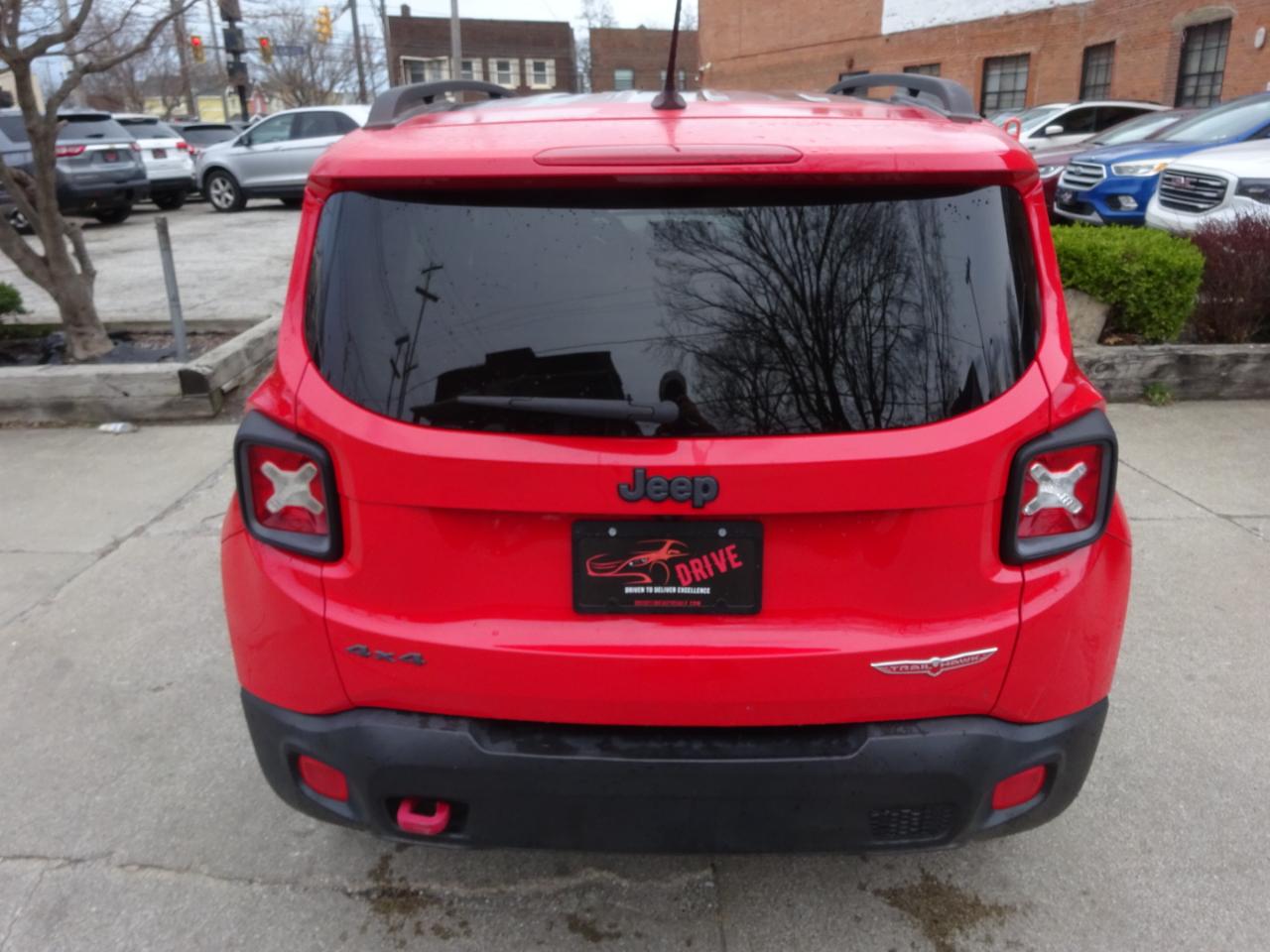 Jeep Renegade 4WD 4dr Trailhawk 2016