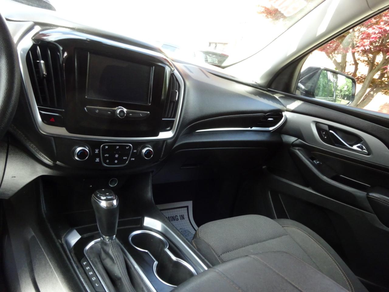 Chevrolet Traverse FWD 4dr LS w/1LS 2019