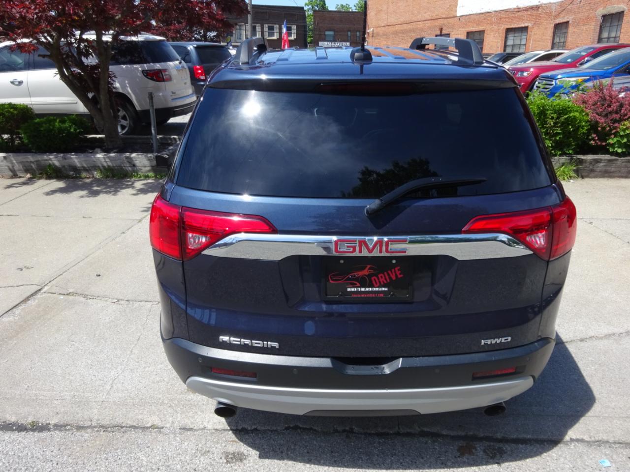 GMC Acadia AWD 4dr SLT w/SLT-1 2018