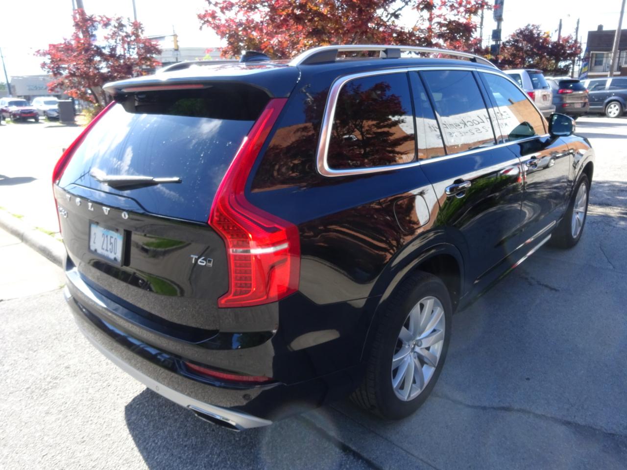 Volvo XC90 T6 AWD 7-Passenger Momentum 2018