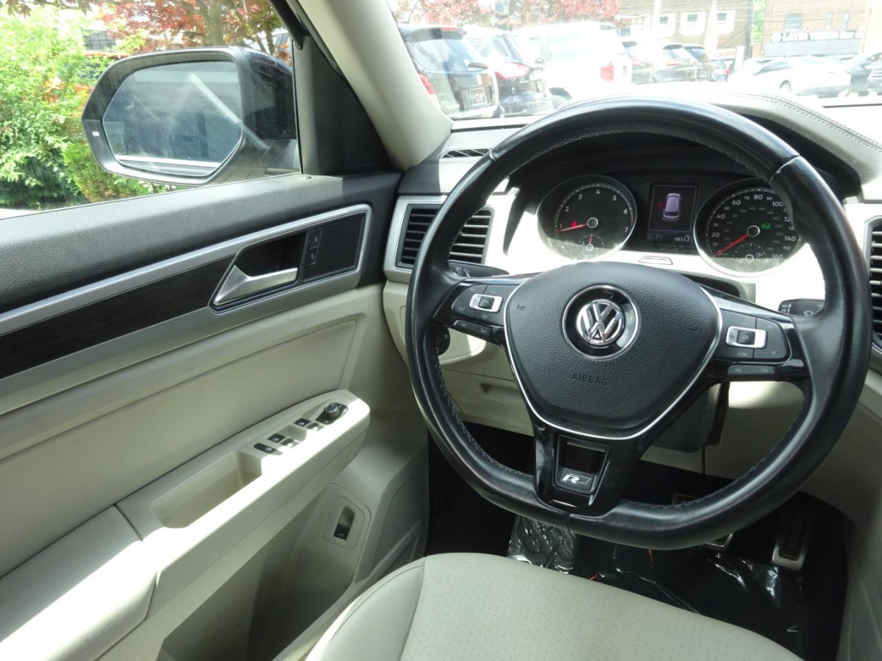 Volkswagen Atlas 3.6L V6 SE w/Technology R-Line 4MOTION 2019