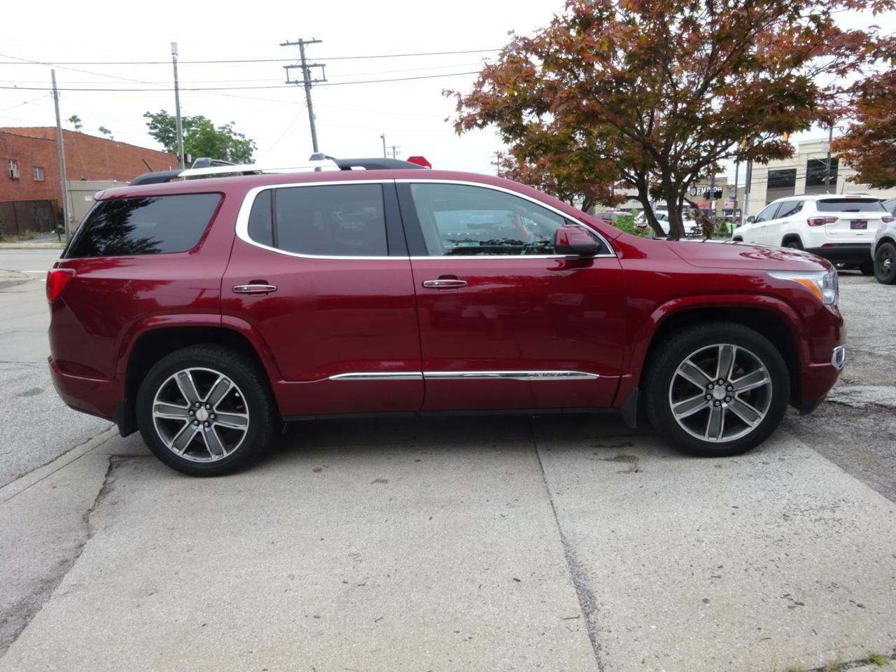 GMC Acadia AWD 4dr Denali 2017